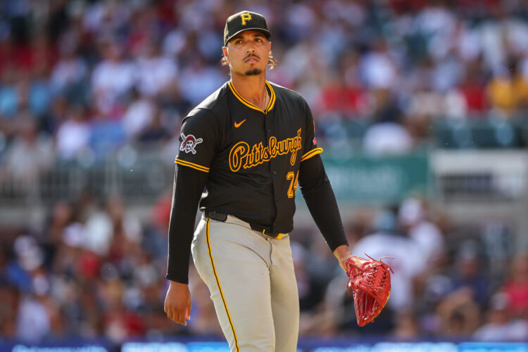 Pirates trade Oviedo to Sox